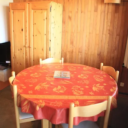 For 4 People With Balcony